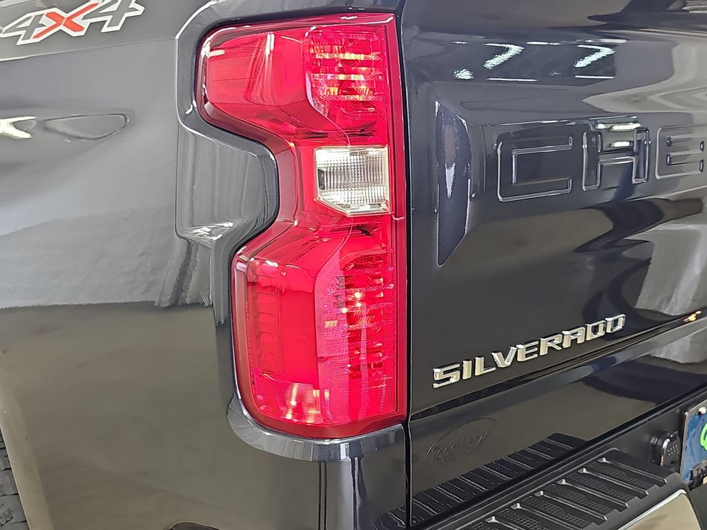 Certified 2024 Chevrolet Silverado 1500 LT AWD/4WD image 39