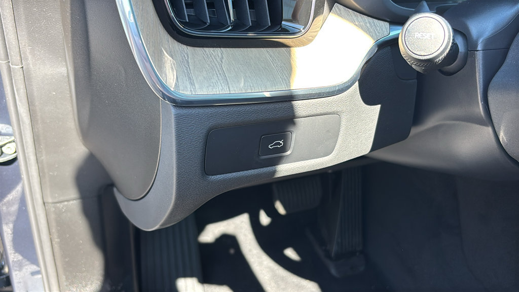 New 2027 Volvo XC60 B5 Ultra AWD/4WD image 15