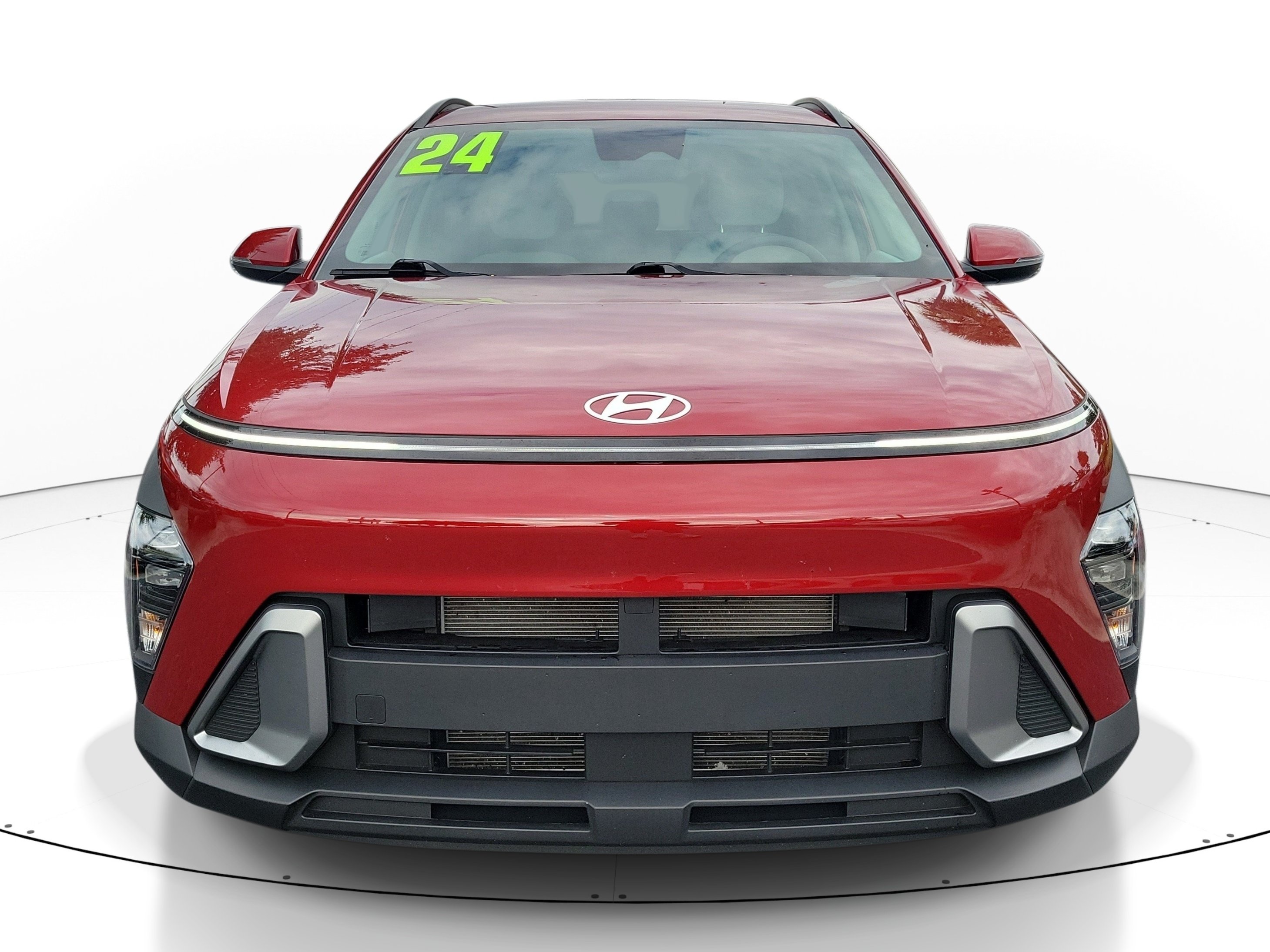 Used 2024 Hyundai Kona SEL FWD image 2