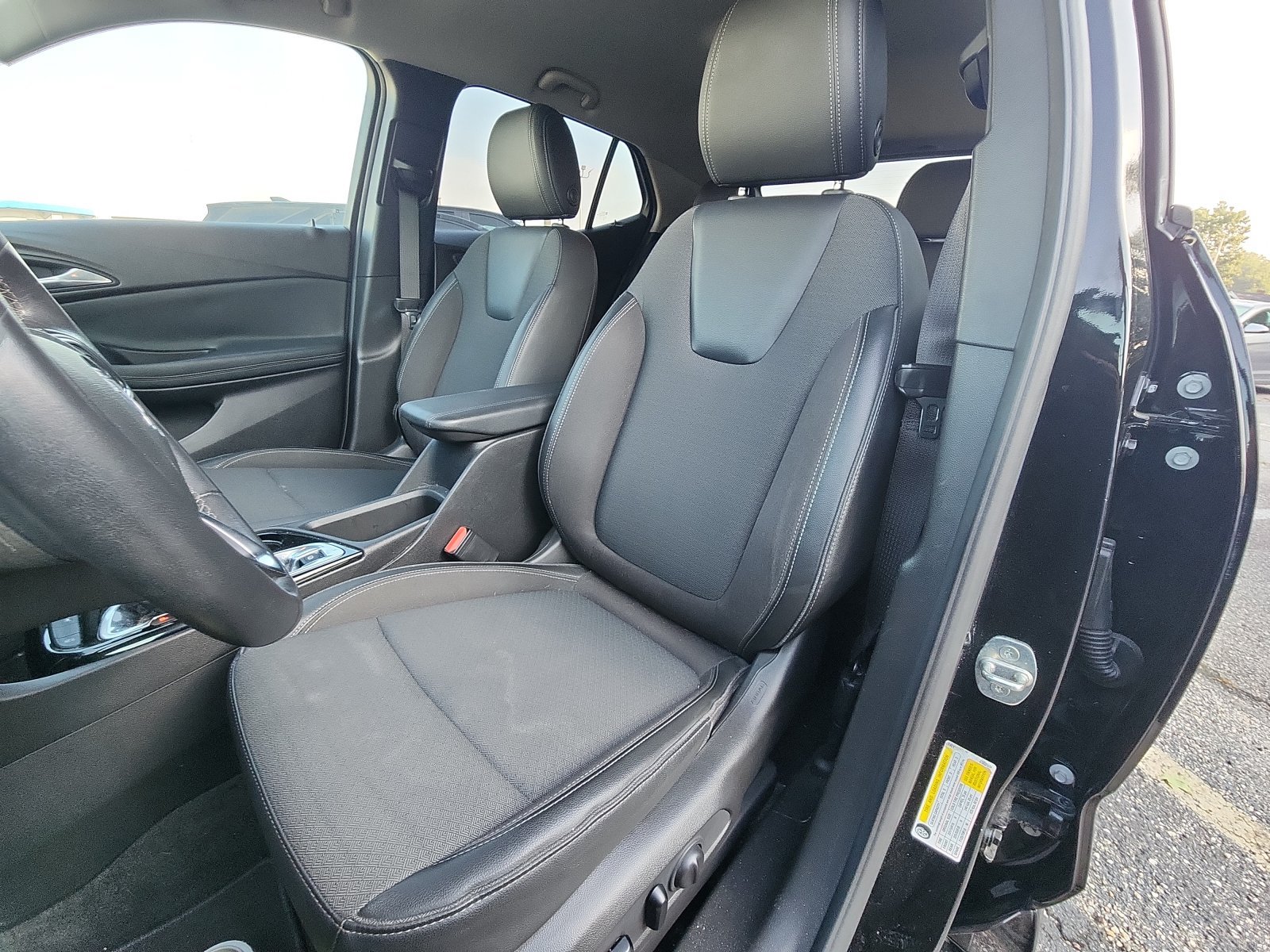 Used 2021 Buick Encore GX Select w/ Sport Touring Package FWD image 18
