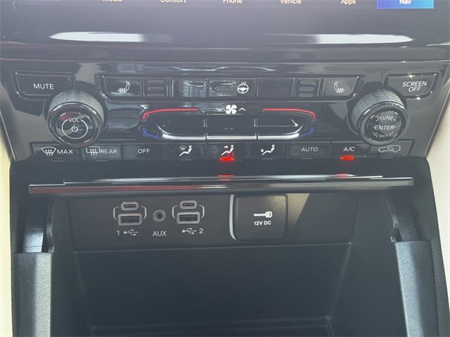 New 2025 Jeep Grand Cherokee Limited w/ Luxury Tech Group II image 36