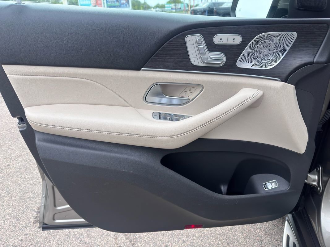 Used 2020 Mercedes-Benz GLS 450 4MATIC image 9