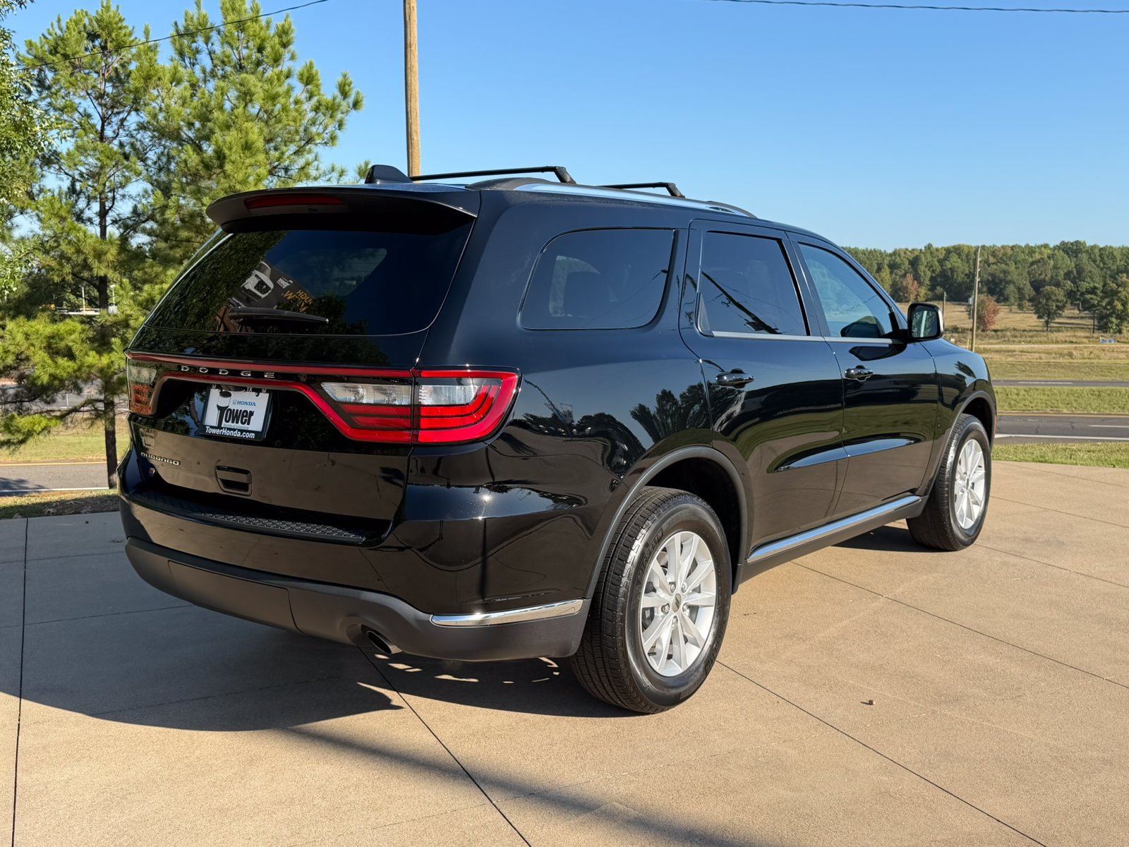 Used 2023 Dodge Durango SXT AWD/4WD image 6