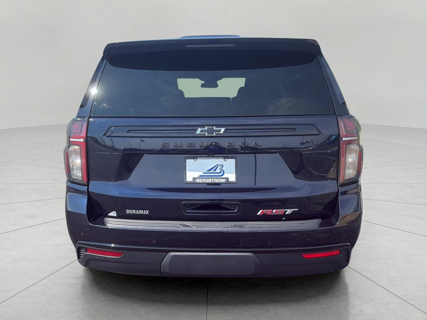 Used 2023 Chevrolet Suburban RST w/ Luxury Package AWD/4WD image 5