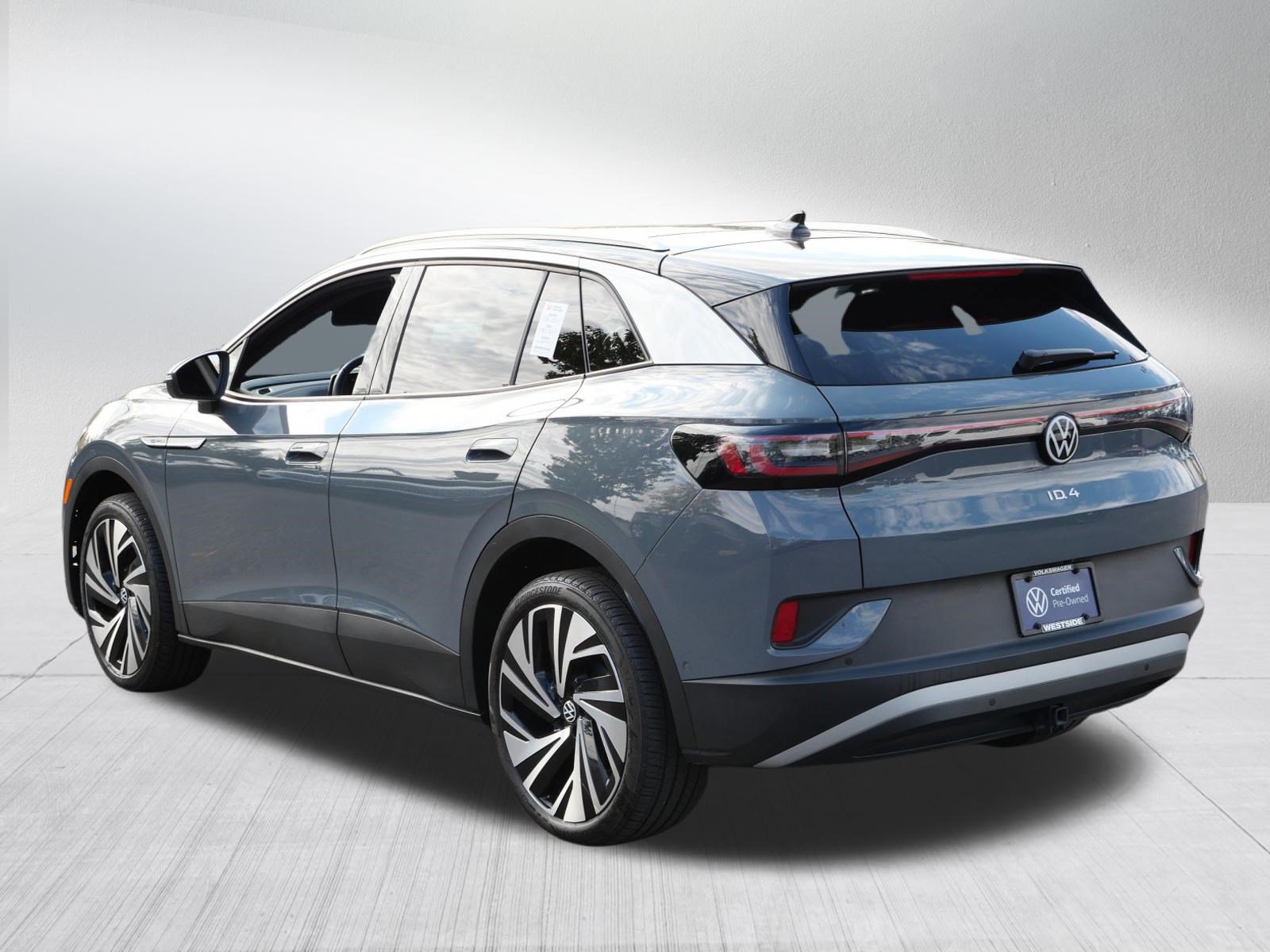 Certified 2025 Volkswagen ID.4 Pro S Plus AWD/4WD image 5