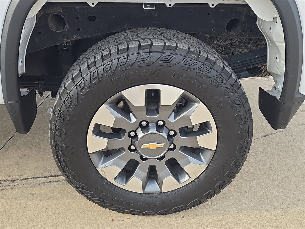 Used 2024 Chevrolet Silverado 2500 Custom w/ Custom Value Package image 32