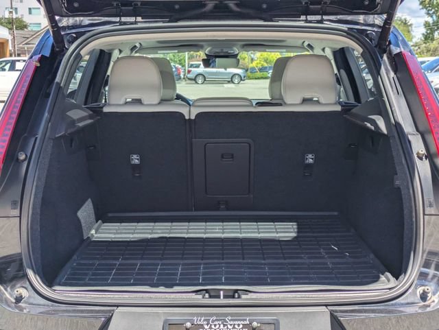 Certified 2023 Volvo XC40 B5 Plus w/ Protection Package Premier AWD/4WD image 17