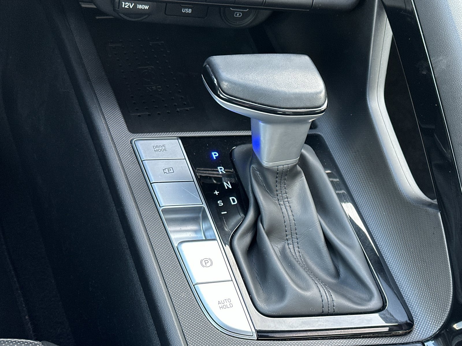 Used 2023 Hyundai Elantra Limited w/ Winter Weather Package image 21