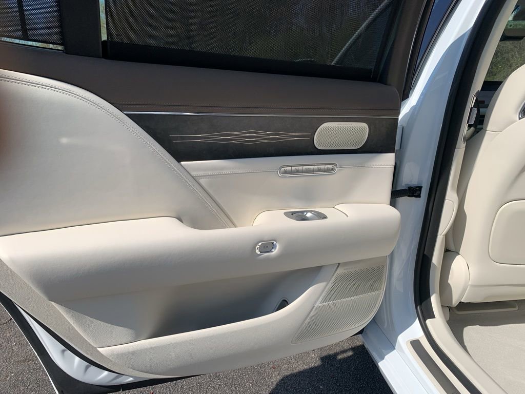 Used 2025 Genesis G90 3.5T image 16