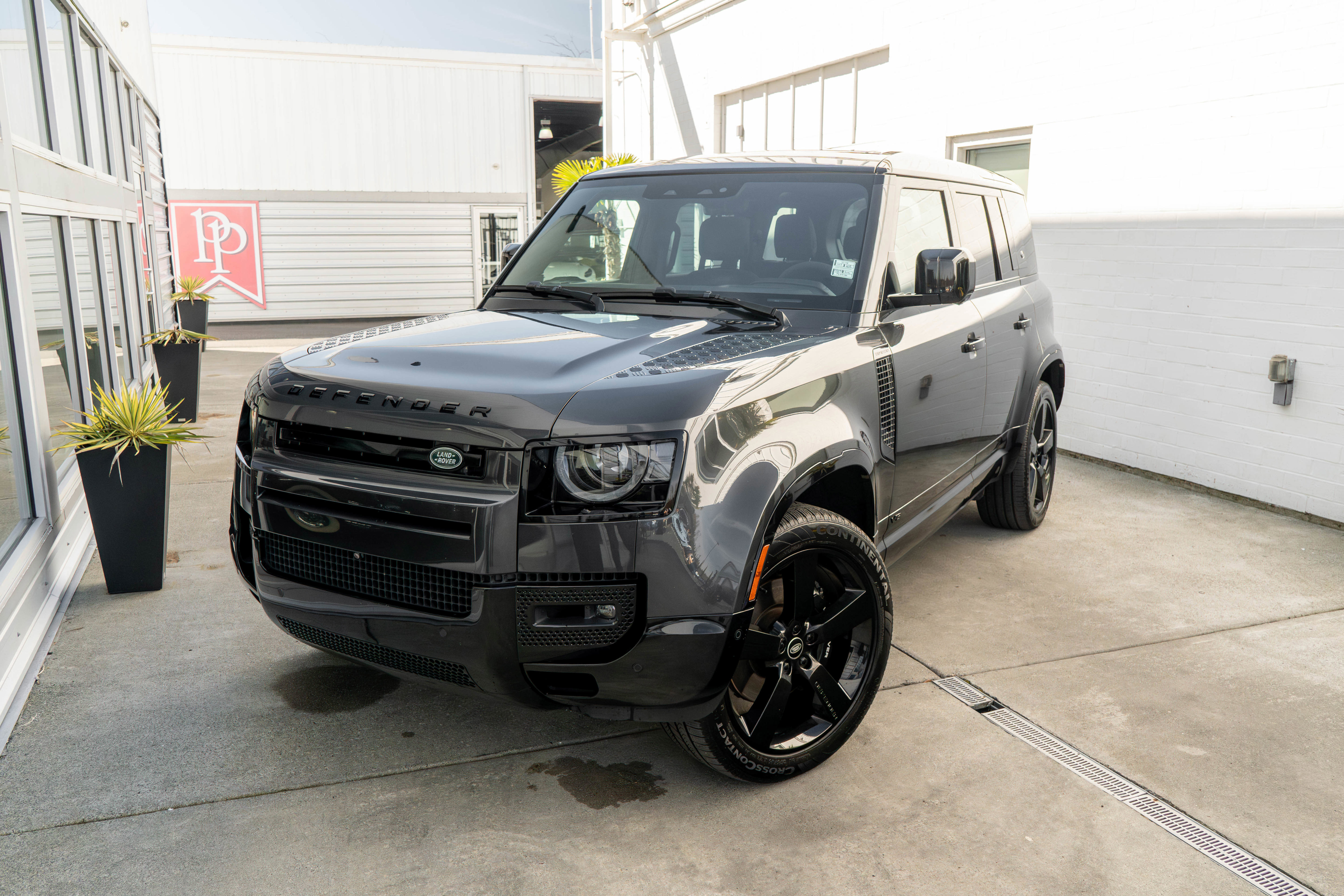 Used 2023 Land Rover Defender 110 Carpathian Edition image 3