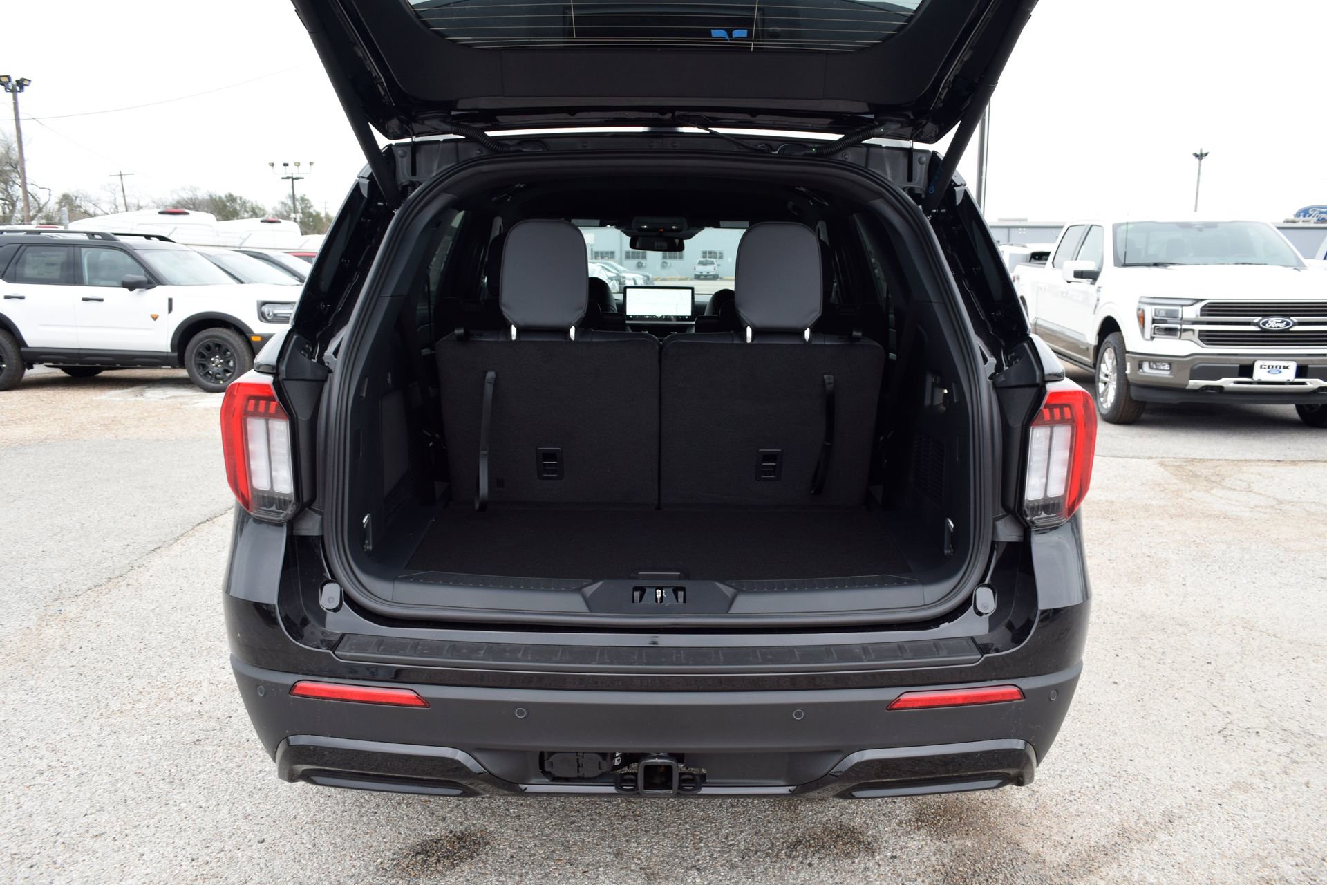 New 2026 Ford Explorer ST-Line w/ ST-Line Street Pack image 22