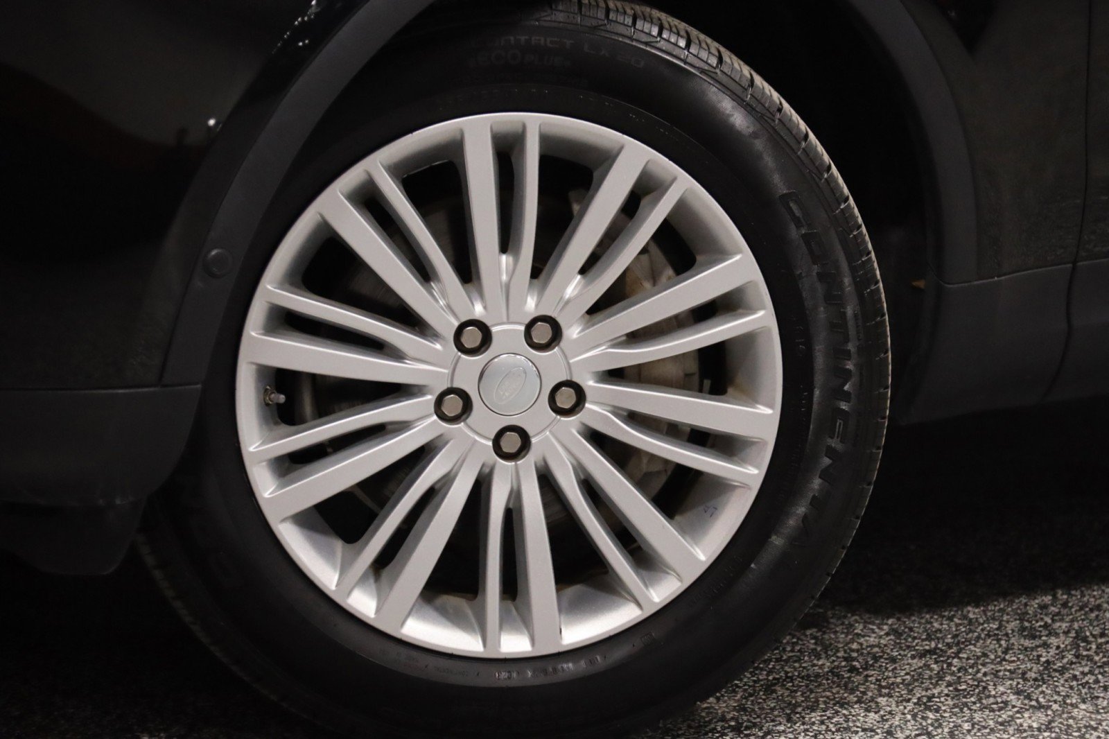 Used 2020 Land Rover Discovery HSE image 20