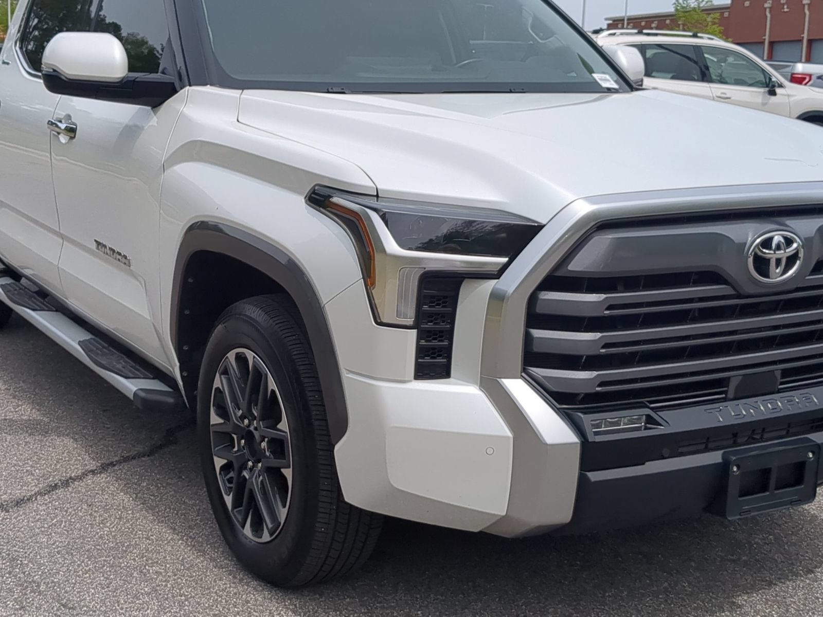 Used 2023 Toyota Tundra Limited w/ Power Package AWD/4WD image 10