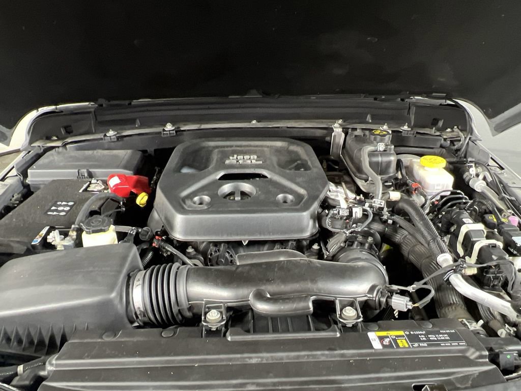 Used 2020 Jeep Wrangler Unlimited Sahara image 28