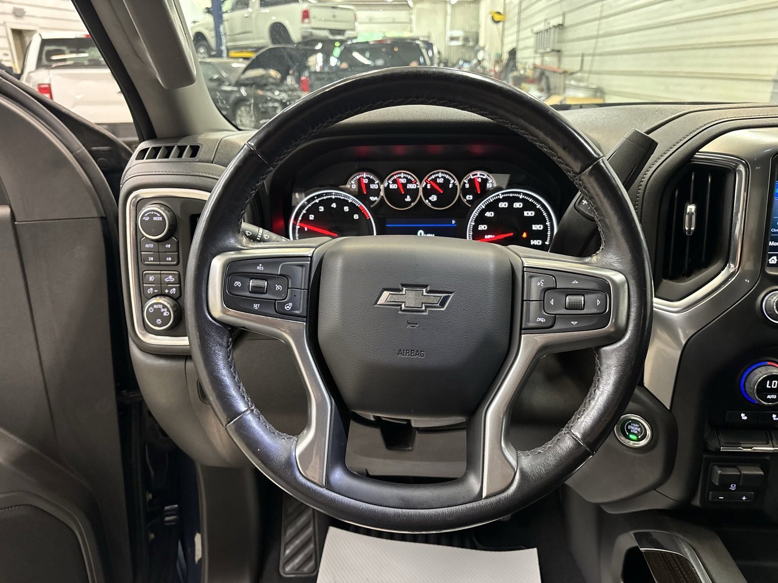 Used 2021 Chevrolet Silverado 1500 LT Trail Boss w/ Bed Protection Package image 15