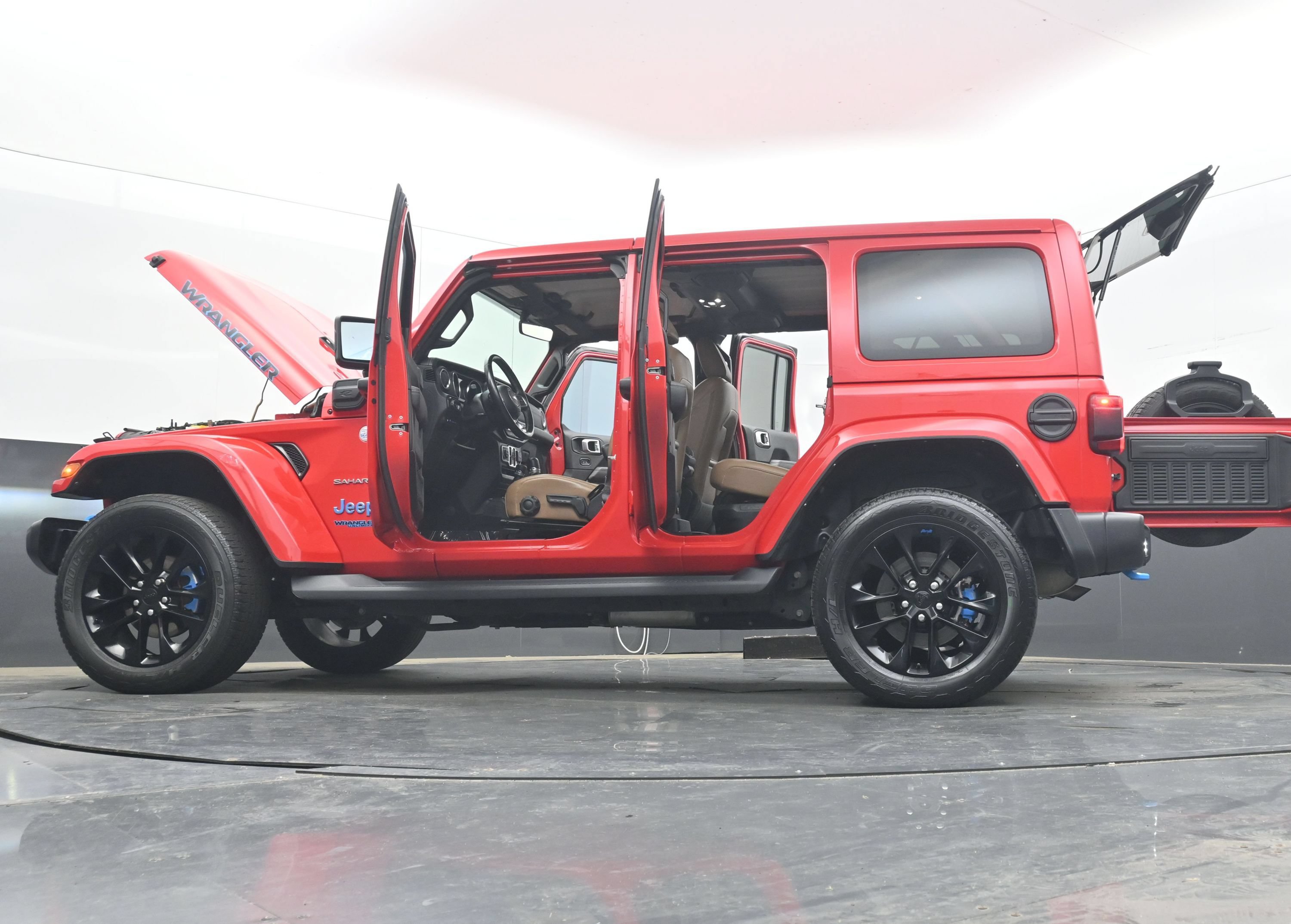 Used 2022 Jeep Wrangler Unlimited Sahara w/ Cold Weather Group AWD/4WD image 44