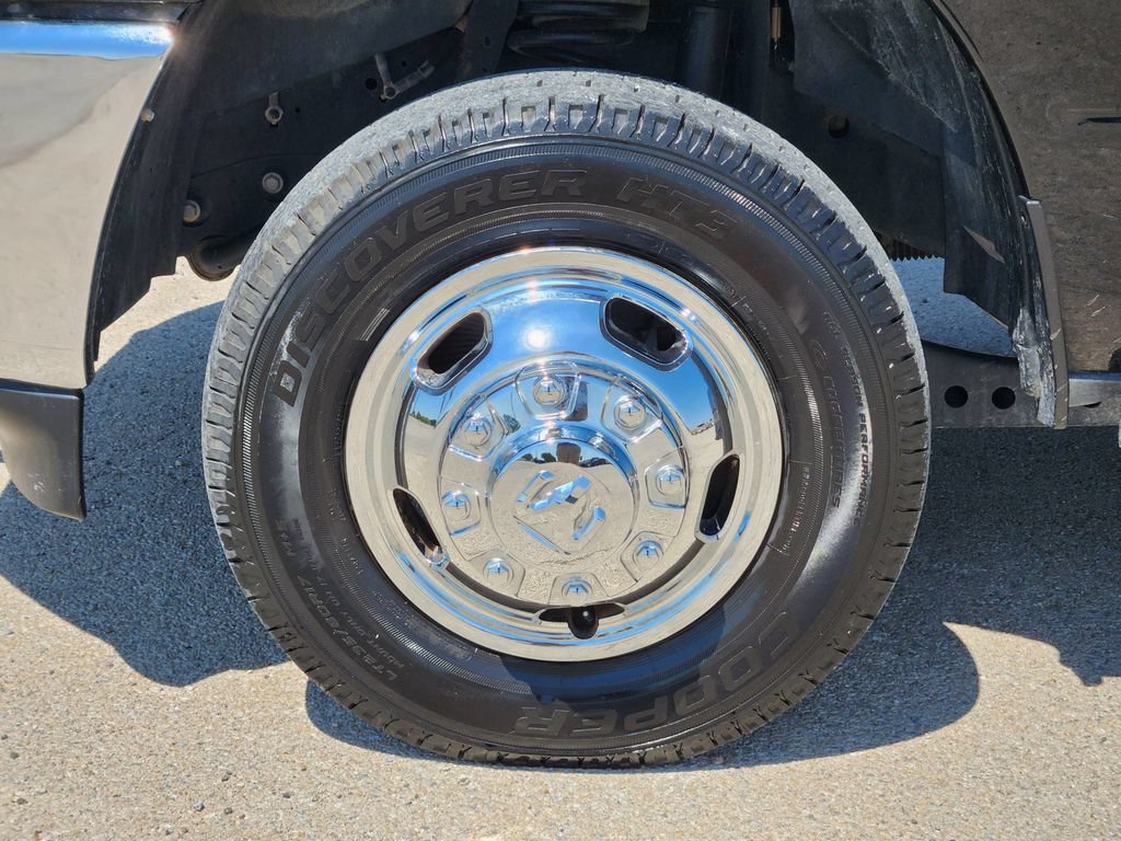 Used 2024 RAM 3500 Tradesman w/ Chrome Appearance Group AWD/4WD image 10