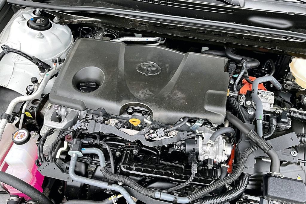 Used 2025 Toyota Camry XSE FWD image 31
