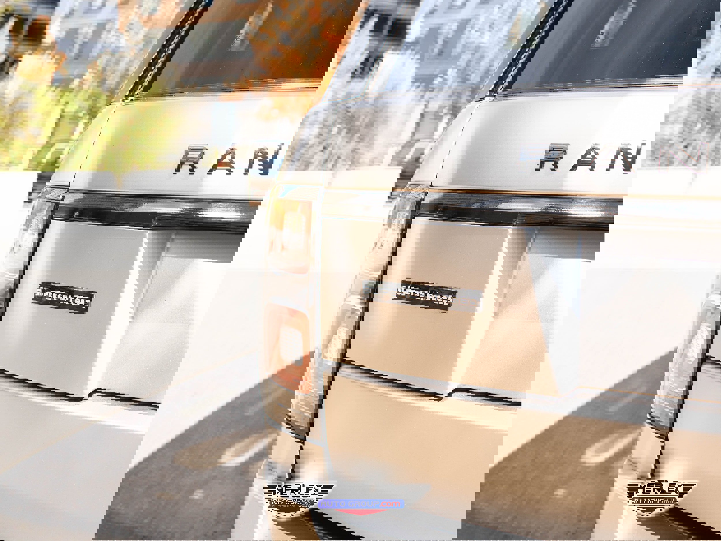 Used 2018 Land Rover Range Rover Long Wheelbase Supercharged image 49