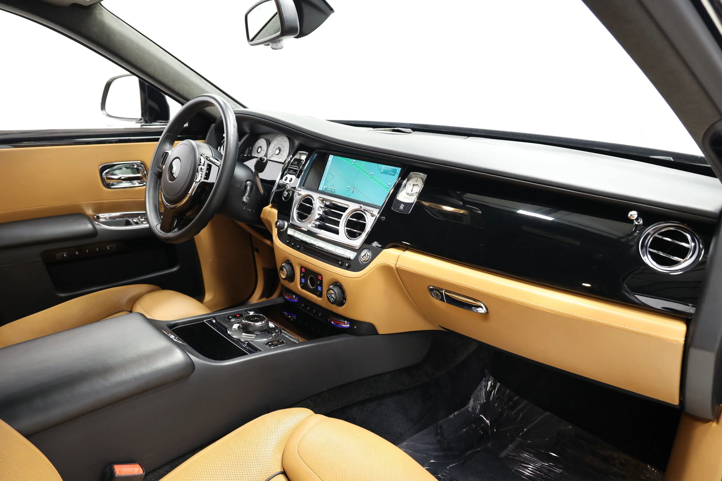 Used 2017 Rolls-Royce Ghost image 95