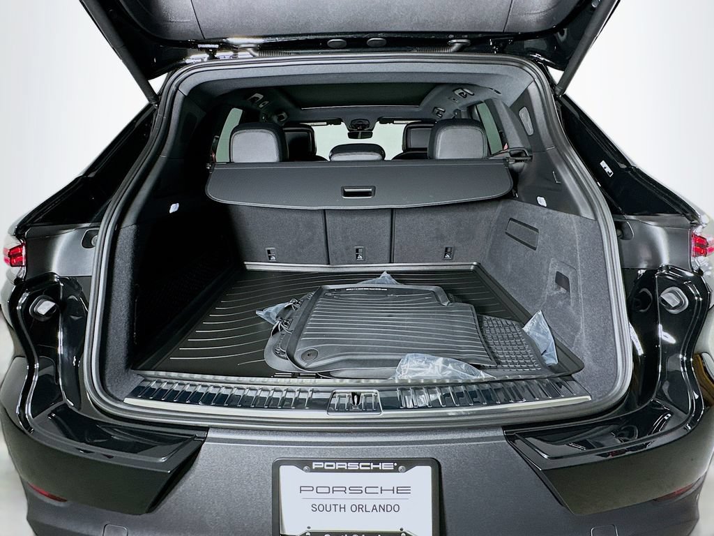 Certified 2026 Porsche Cayenne AWD/4WD image 28