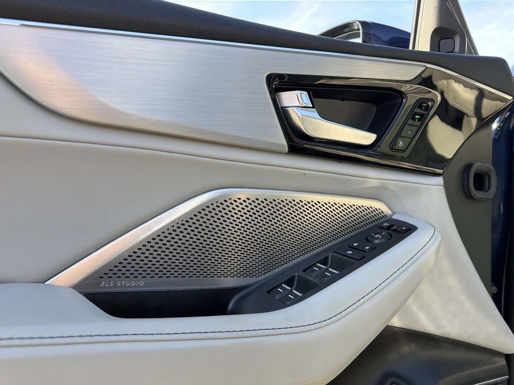 Used 2023 Acura MDX SH-AWD w/ Technology Package image 33