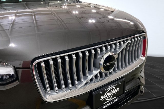 Certified 2024 Volvo XC90 T8 Ultimate w/ Protection Package Premier AWD/4WD image 32