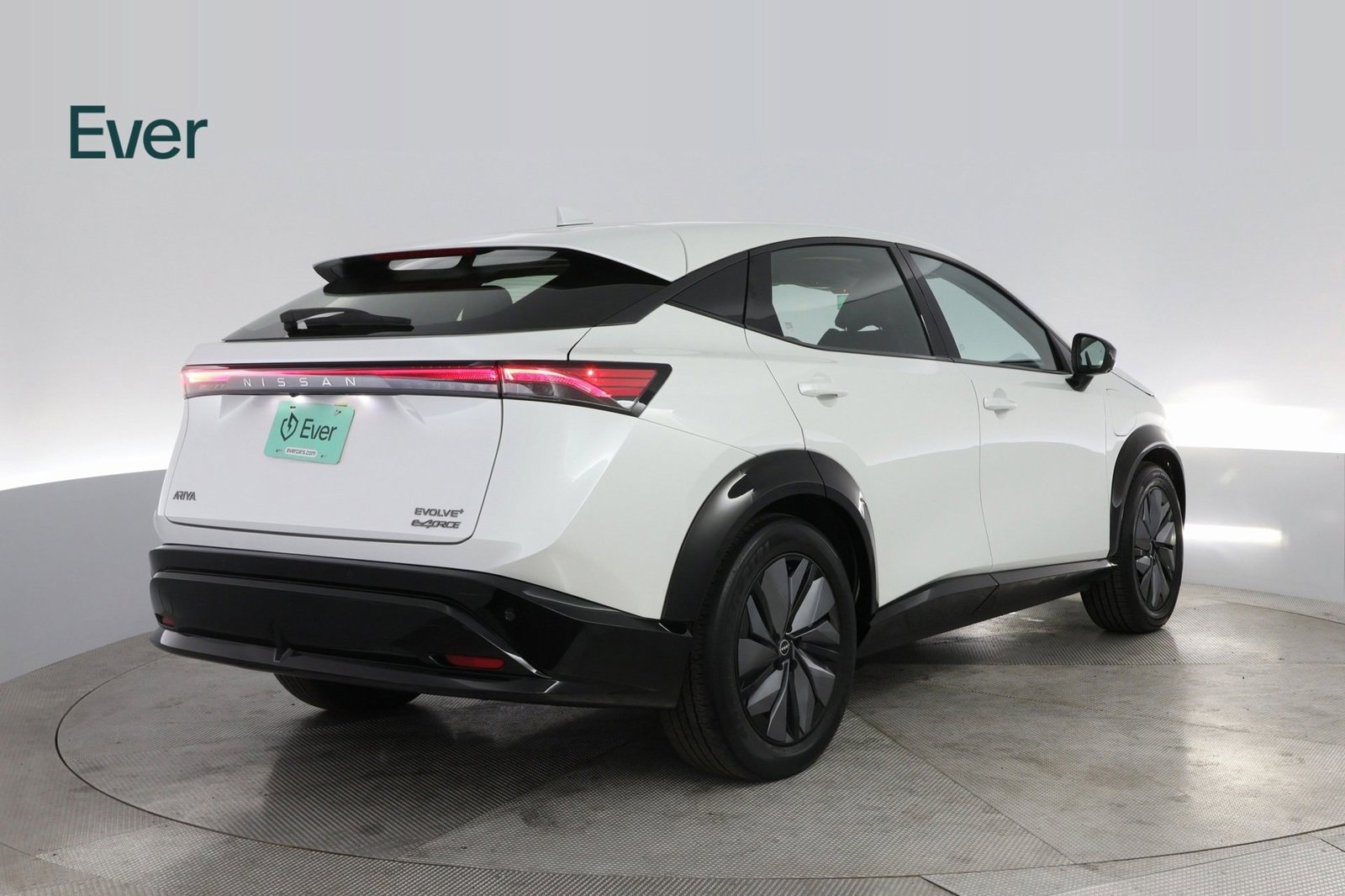 Used 2023 Nissan Ariya AWD image 12