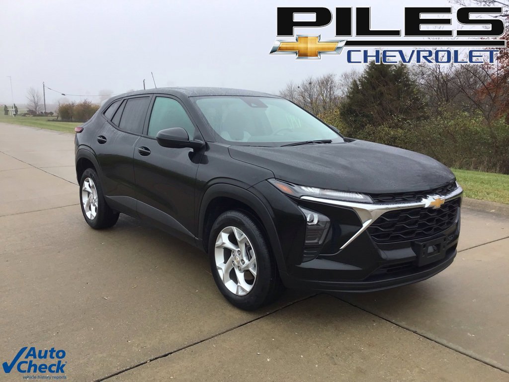 Used 2024 Chevrolet Trax LS w/ LS Convenience Package