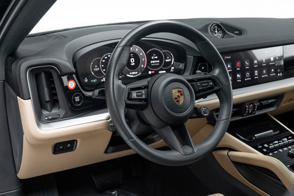 Used 2024 Porsche Cayenne Coupe image 20