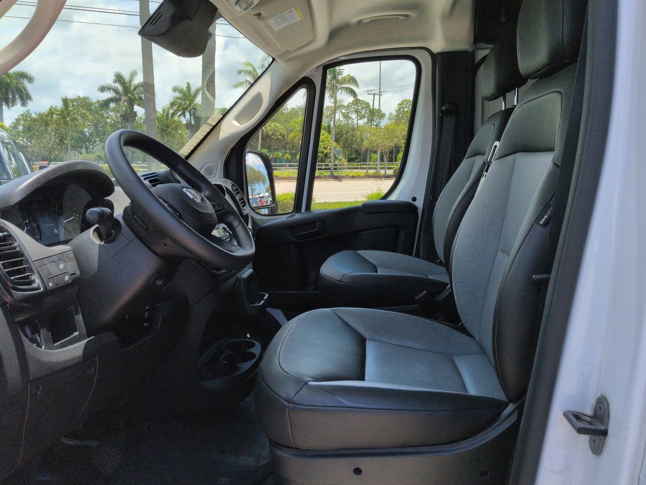 Used 2025 RAM ProMaster 2500 w/ Convenience Group FWD image 17