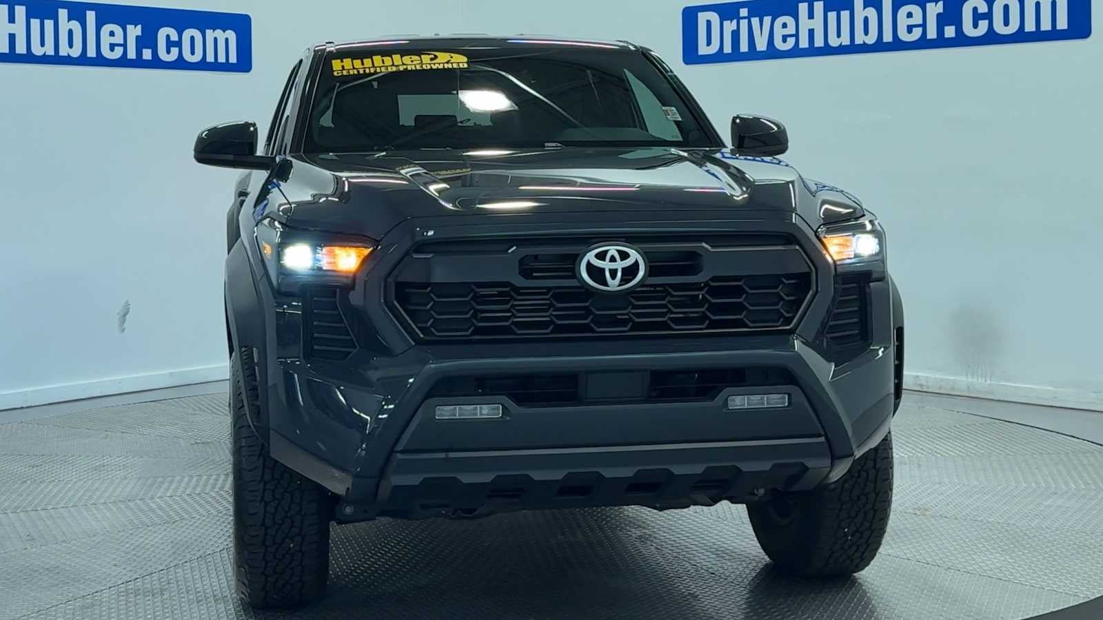 Used 2025 Toyota Tacoma TRD Off-Road AWD/4WD image 9