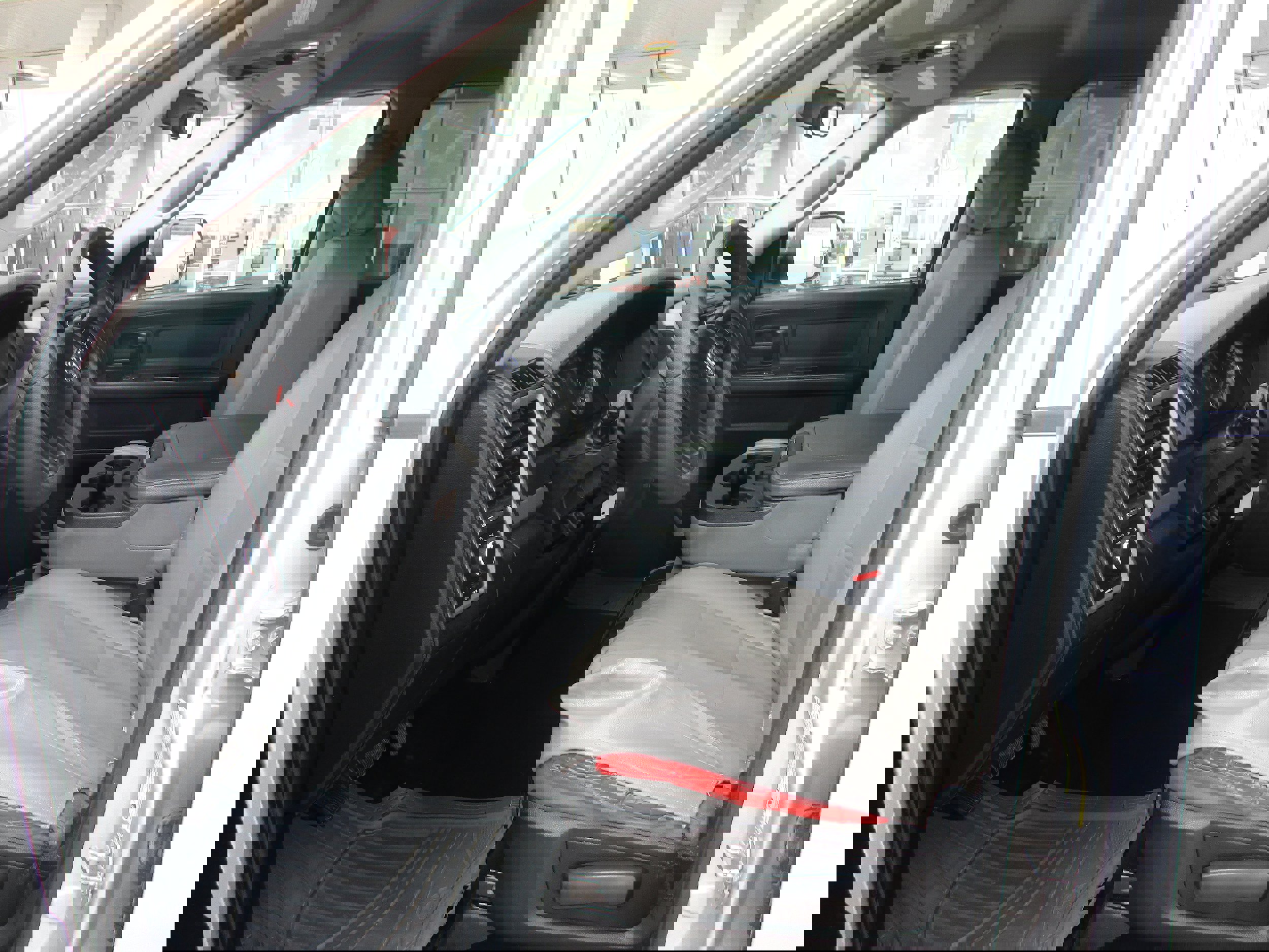 Used 2018 RAM 2500 Tradesman w/ Chrome Appearance Group image 4