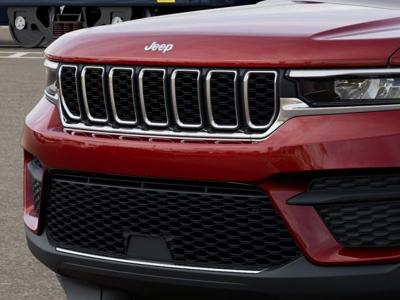 New 2026 Jeep Grand Cherokee Laredo image 11