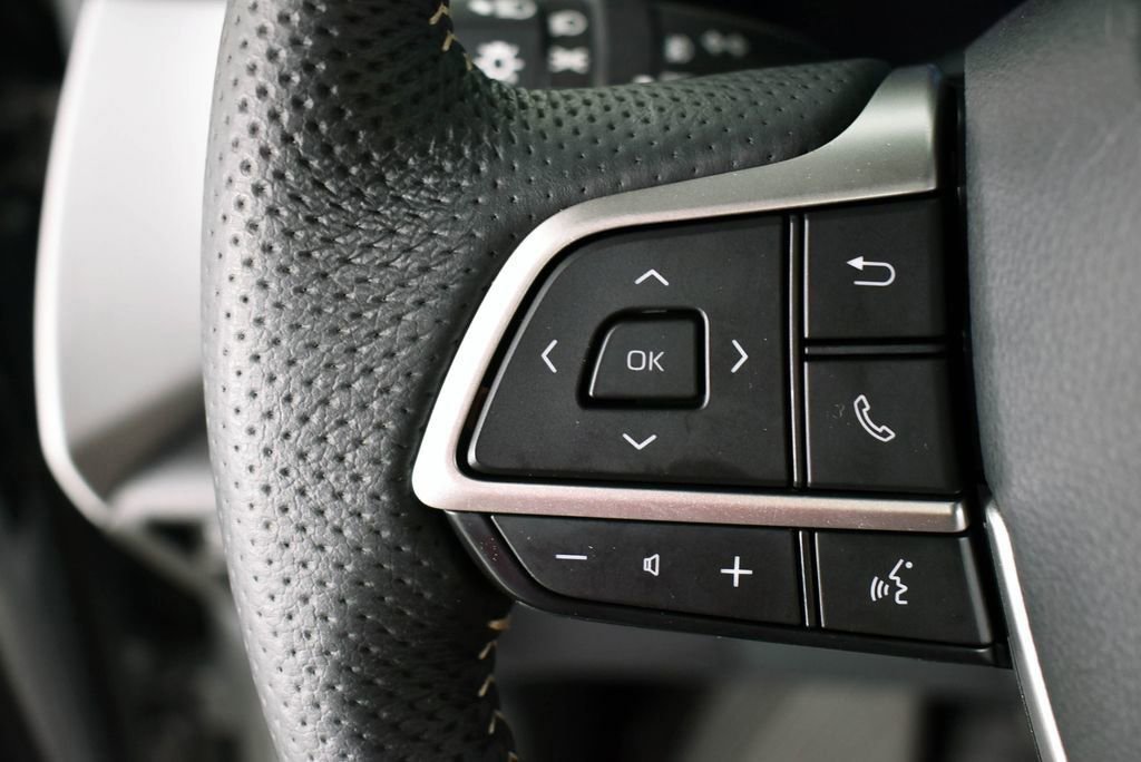 Used 2025 Toyota Sienna XSE w/ XSE Plus Package image 37