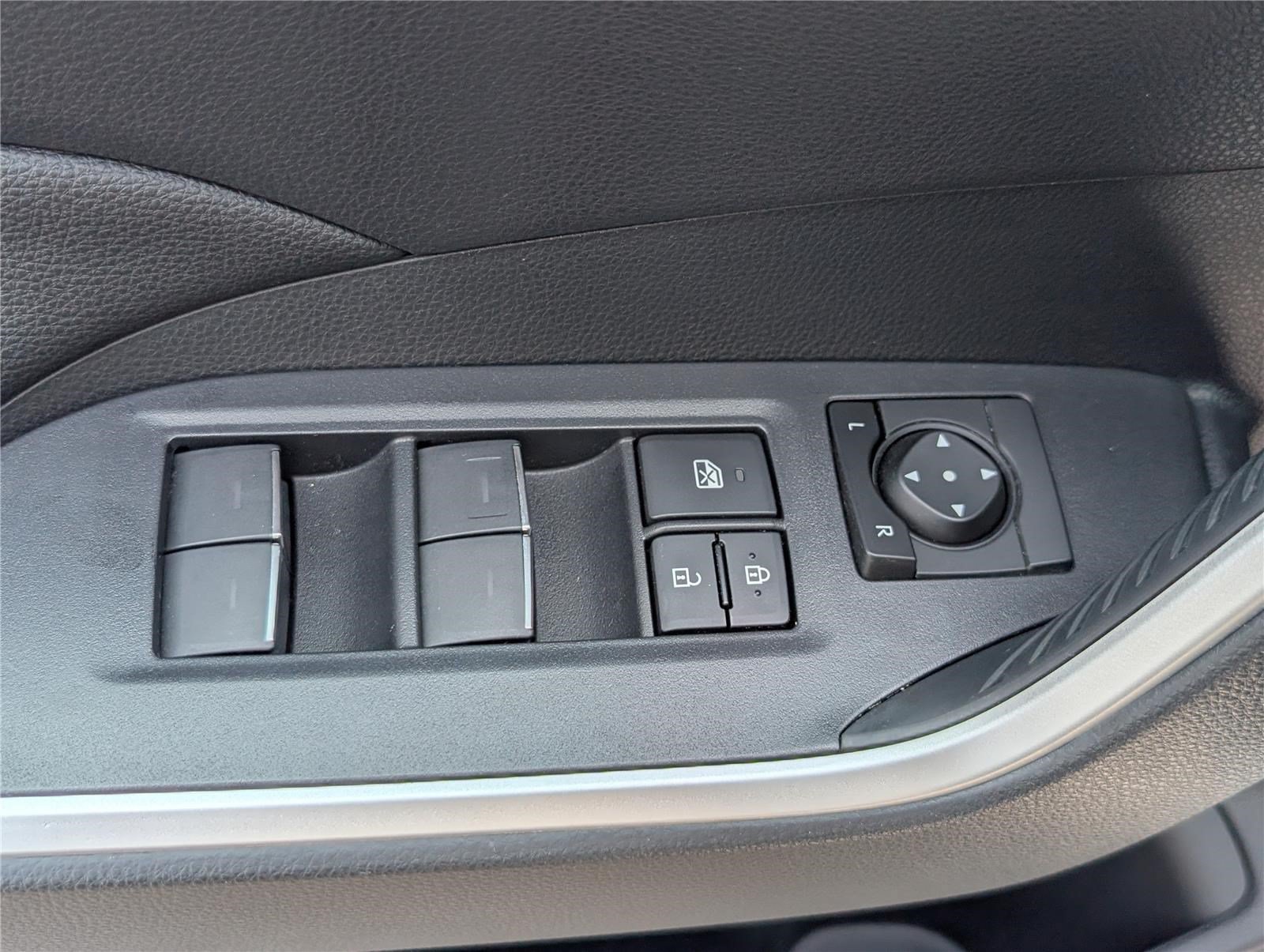 Used 2023 Toyota RAV4 XLE Premium AWD/4WD image 20