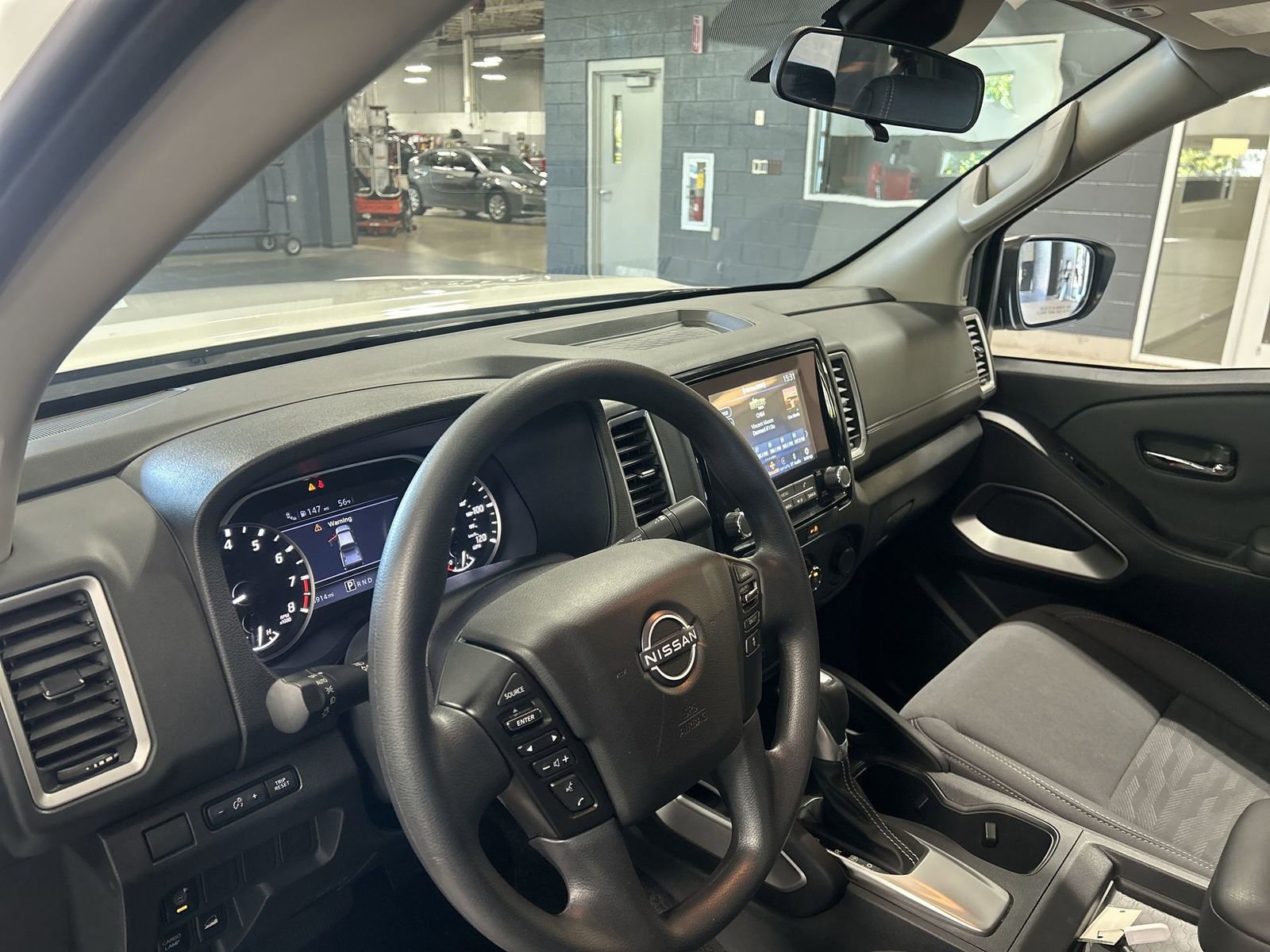 Used 2024 Nissan Frontier SV w/ Technology Package AWD/4WD image 2