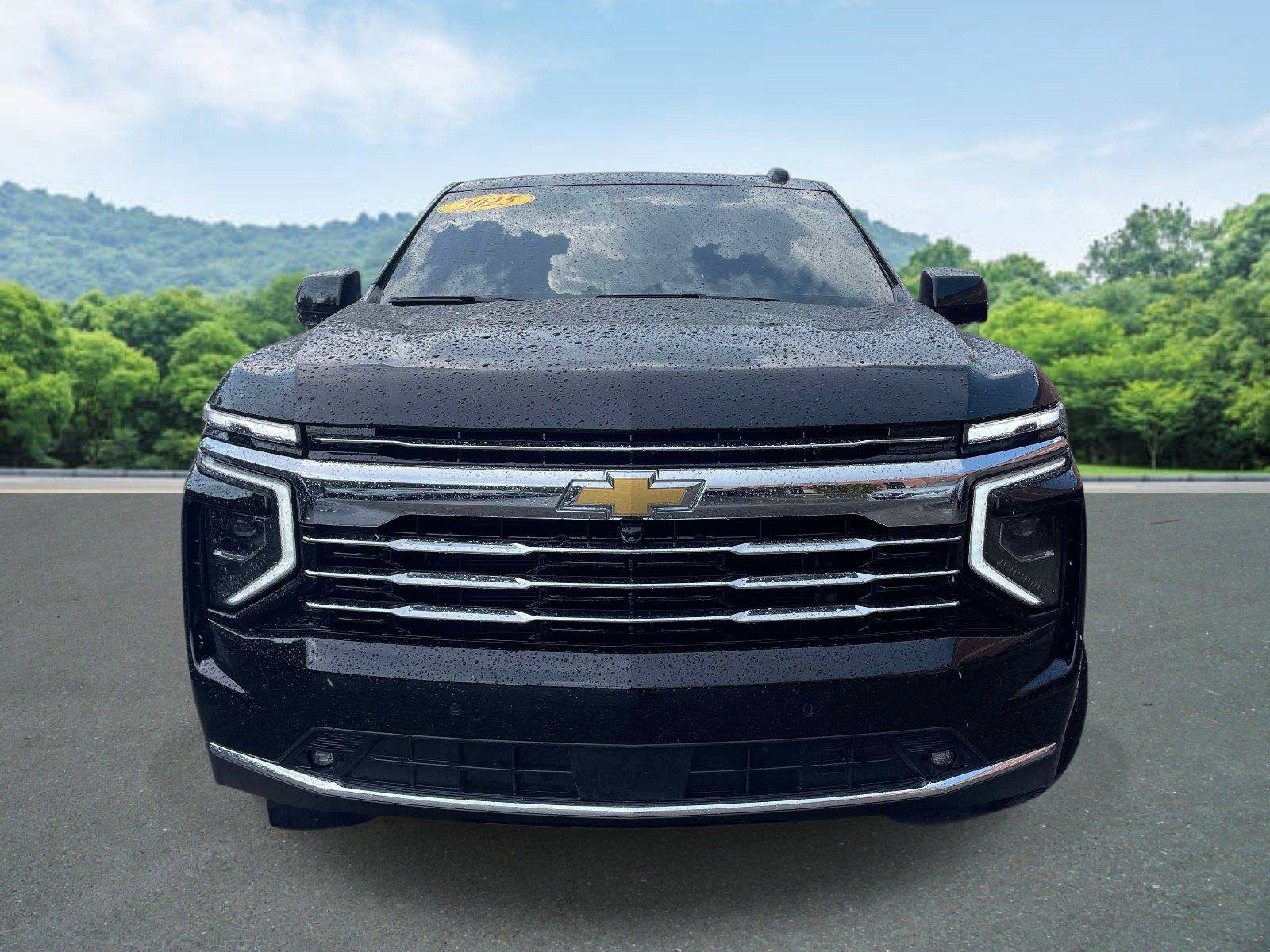 Used 2025 Chevrolet Suburban LT w/ Comfort Package RWD image 25