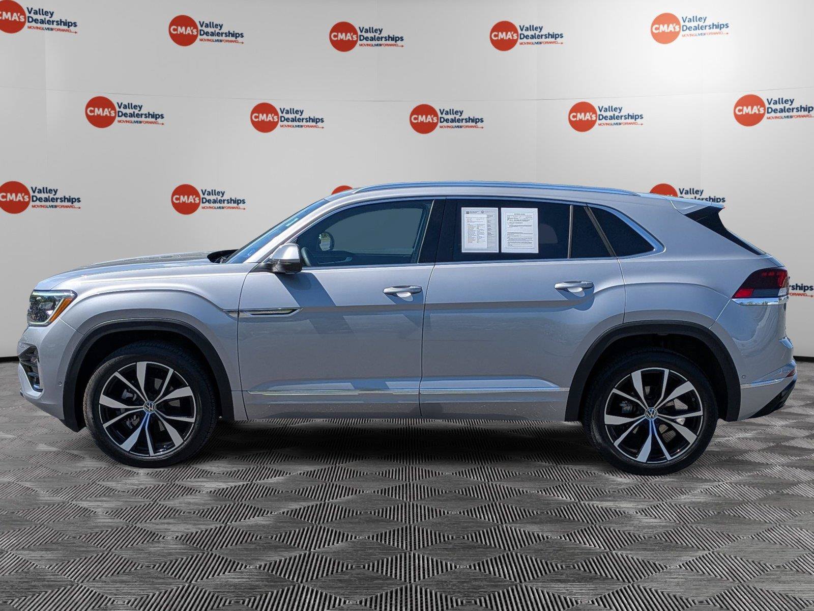 Used 2026 Volkswagen Atlas Cross Sport SEL Premium R-Line AWD/4WD image 8