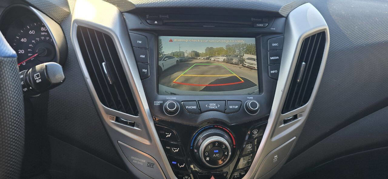 Used 2016 Hyundai Veloster image 19