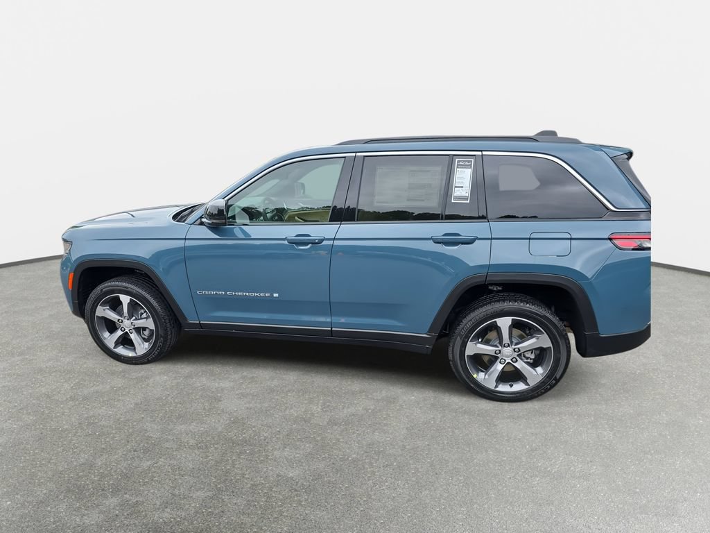 New 2026 Jeep Grand Cherokee Limited w/ Luxury Tech Group II AWD/4WD image 8