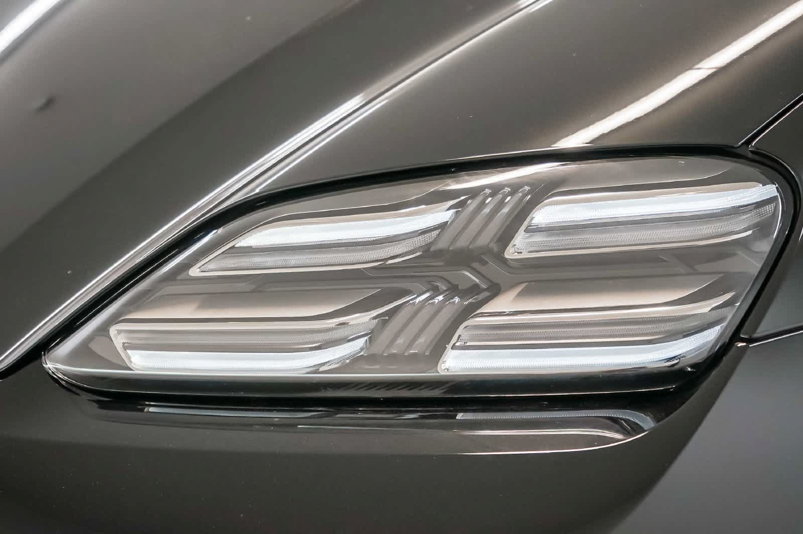 Certified 2026 Porsche Macan Electric RWD image 15