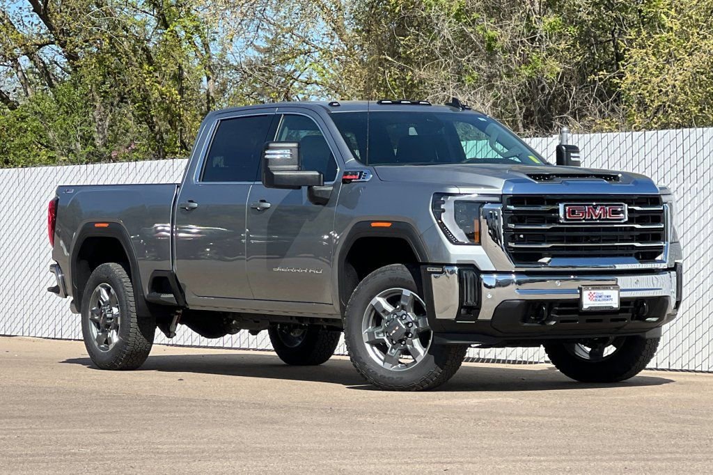 New 2026 GMC Sierra 2500 SLE AWD/4WD image 2