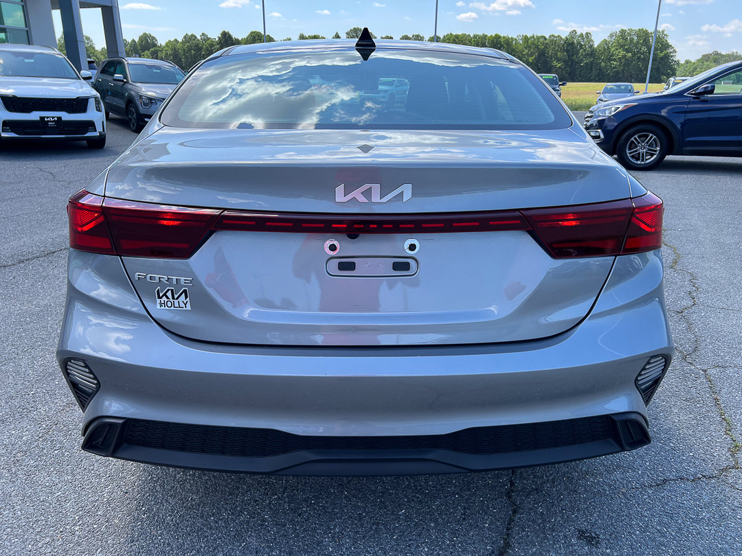Used 2023 Kia Forte LXS FWD image 4