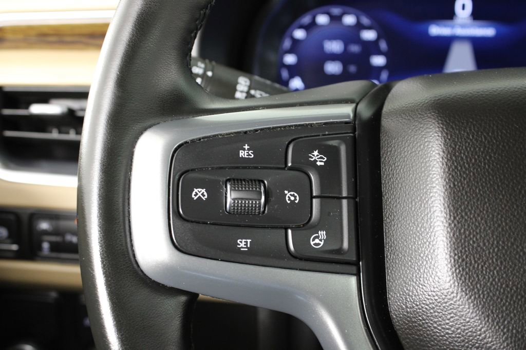 Used 2024 Chevrolet Suburban Premier image 27