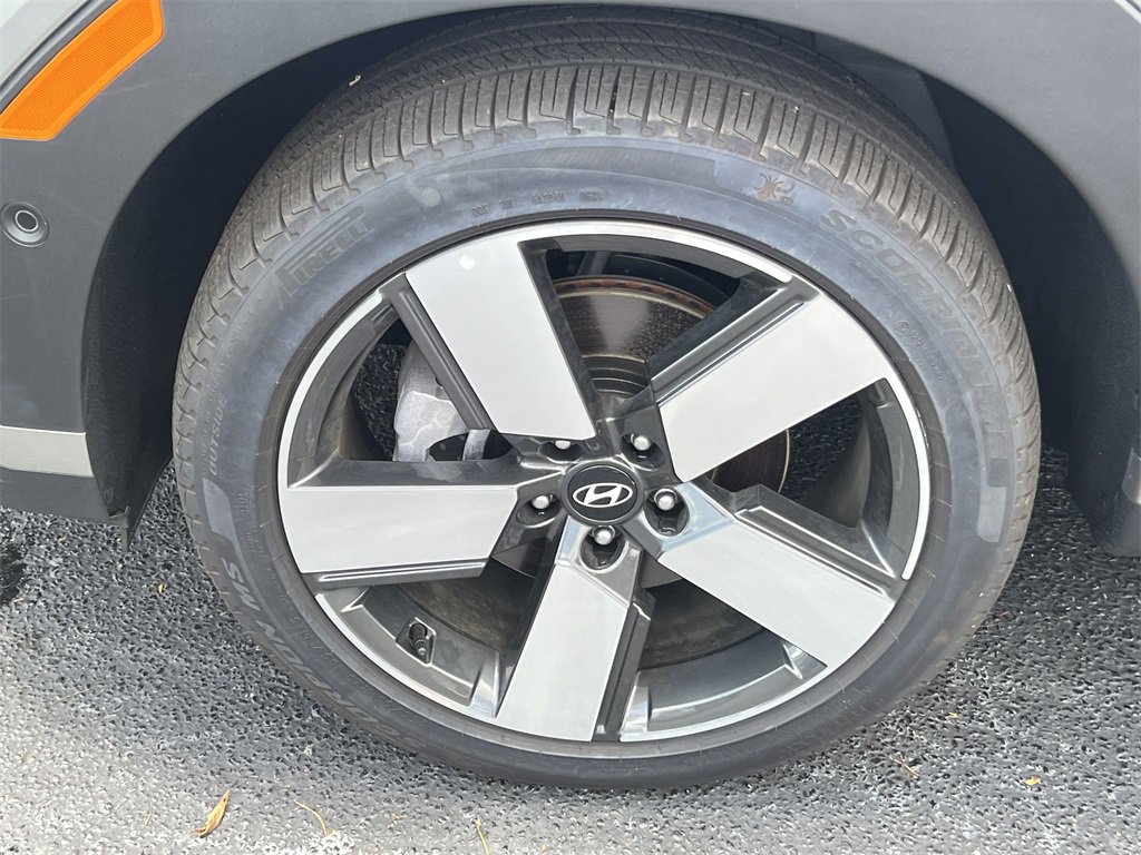 Used 2024 Hyundai Santa Fe Limited image 13