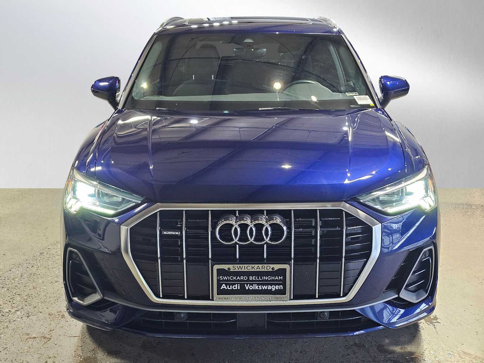 Used 2023 Audi Q3 2.0T Premium w/ 19" Wheel Package AWD/4WD image 2