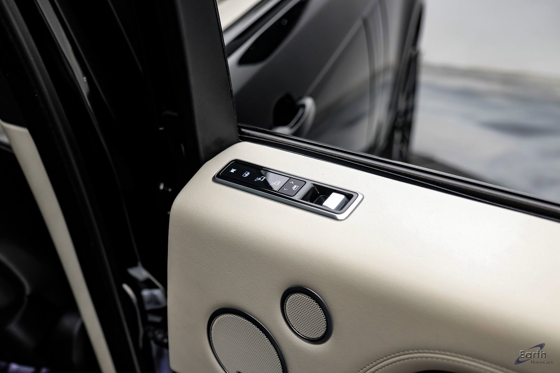 Used 2022 Land Rover Range Rover Westminster Edition image 98