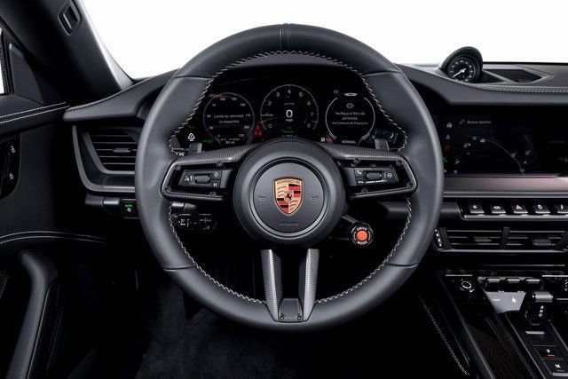 Certified 2026 Porsche 911 Targa 4 GTS image 33