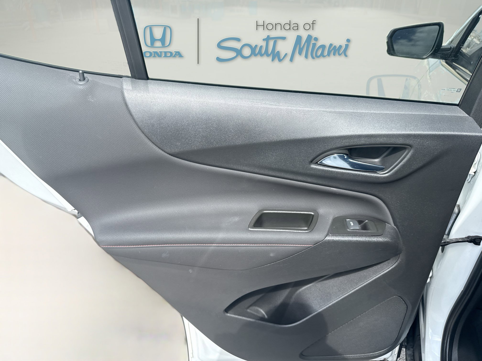 Used 2022 Chevrolet Equinox RS w/ RS Leather Package image 25